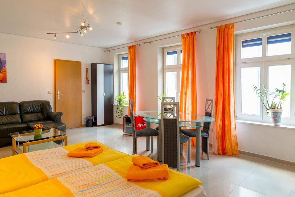 Hotel Am Mueritzhafen Garni Waren  Bagian luar foto